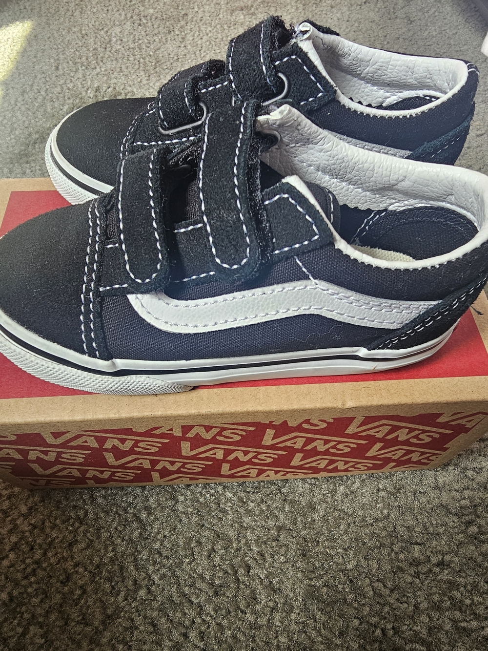 Vans Kids Old Skool V Black/White Velcro Sneakers